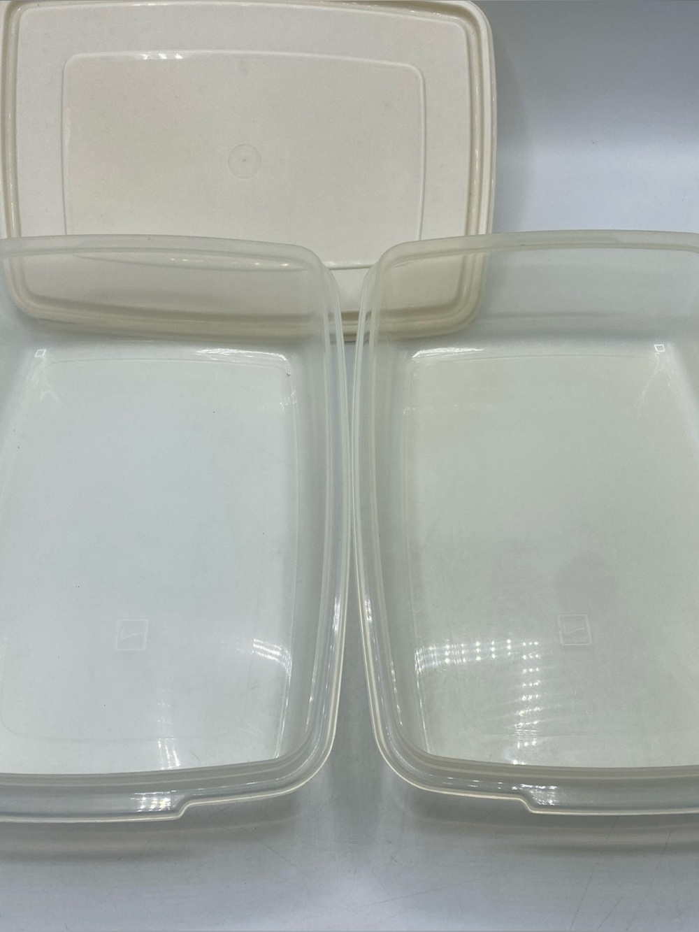 2 Vintage Rubbermaid Servin Saver #7 Rectangle 17 Cup 0006 Sheer & 1 Almond Lid